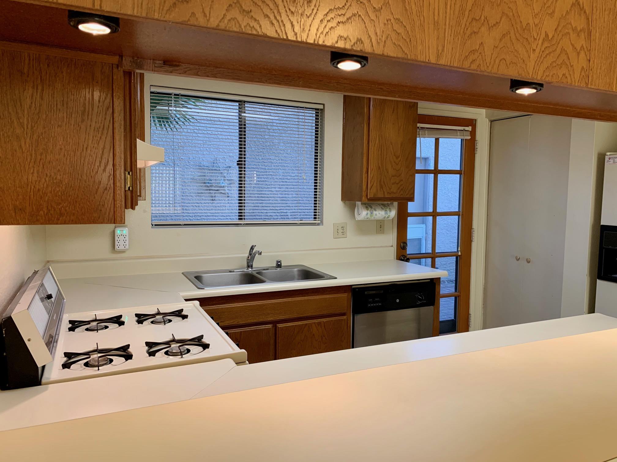 34097 Emily Way Rancho Mirage, CA 92270 - Photo 5 of 13 IMG_2383