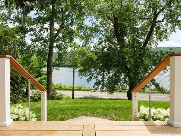 a view of an outdoor space