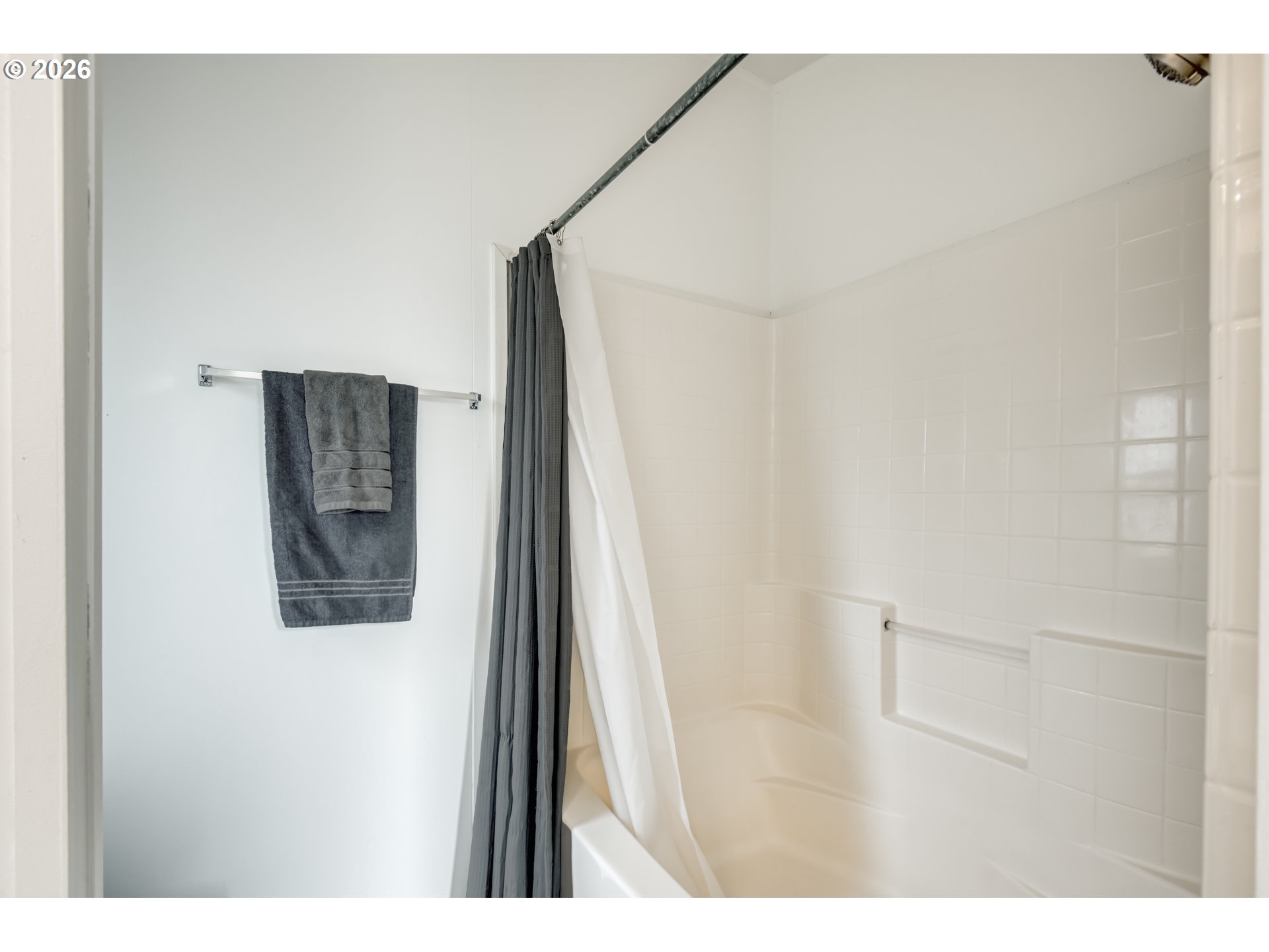 513 Rose Avenue Vernonia, OR 97064 - Photo 16 of 19 a picture of a wall