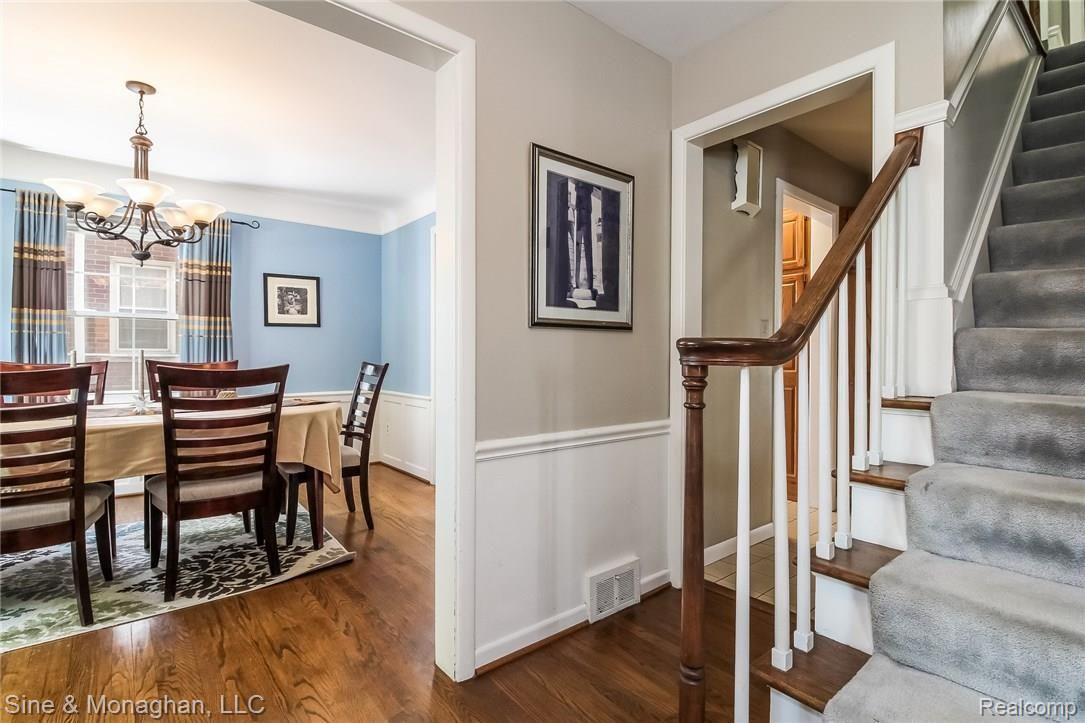 1605 Prestwick Road Grosse Pointe, MI 48236 - Photo 12 of 46 012-Dining_Room-4743241-medium.jpg