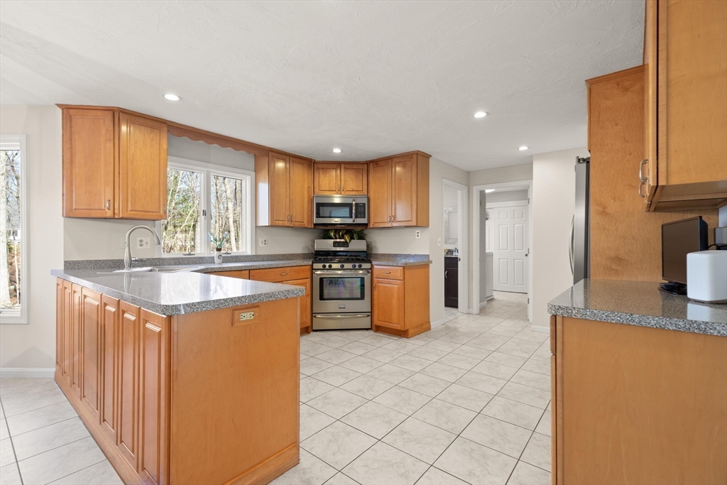 41 Azalea Road Sharon, MA 02067 - Photo 16 of 37