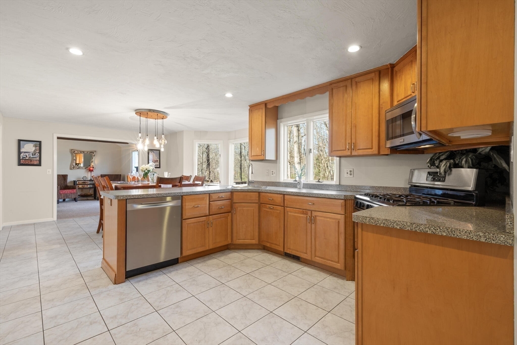 41 Azalea Road Sharon, MA 02067 - Photo 20 of 37