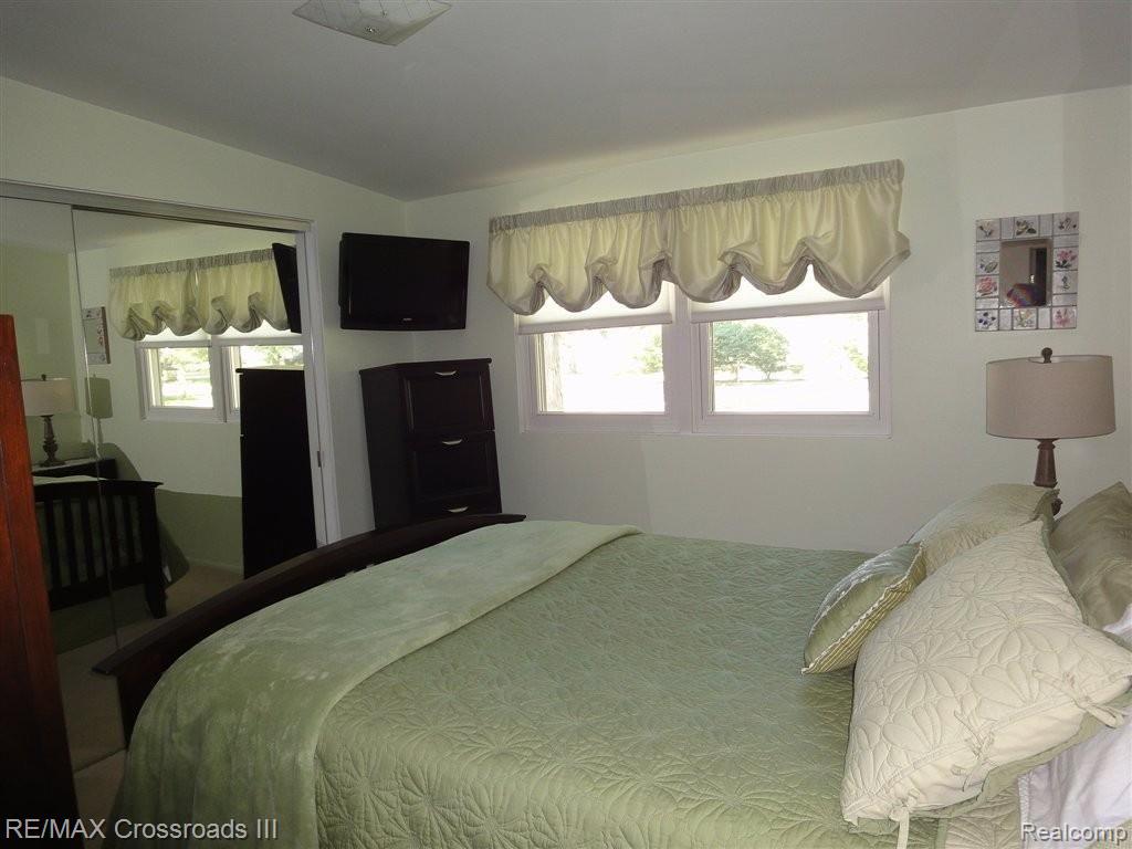 43105 Riggs Road Belleville, MI 48111 - Photo 5 of 11 BEDROOM .JPG