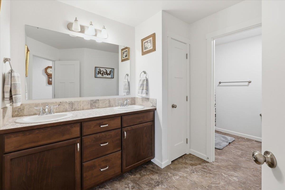 5717 East Oregon Road Elk, WA 99009 - Photo 18 of 50
