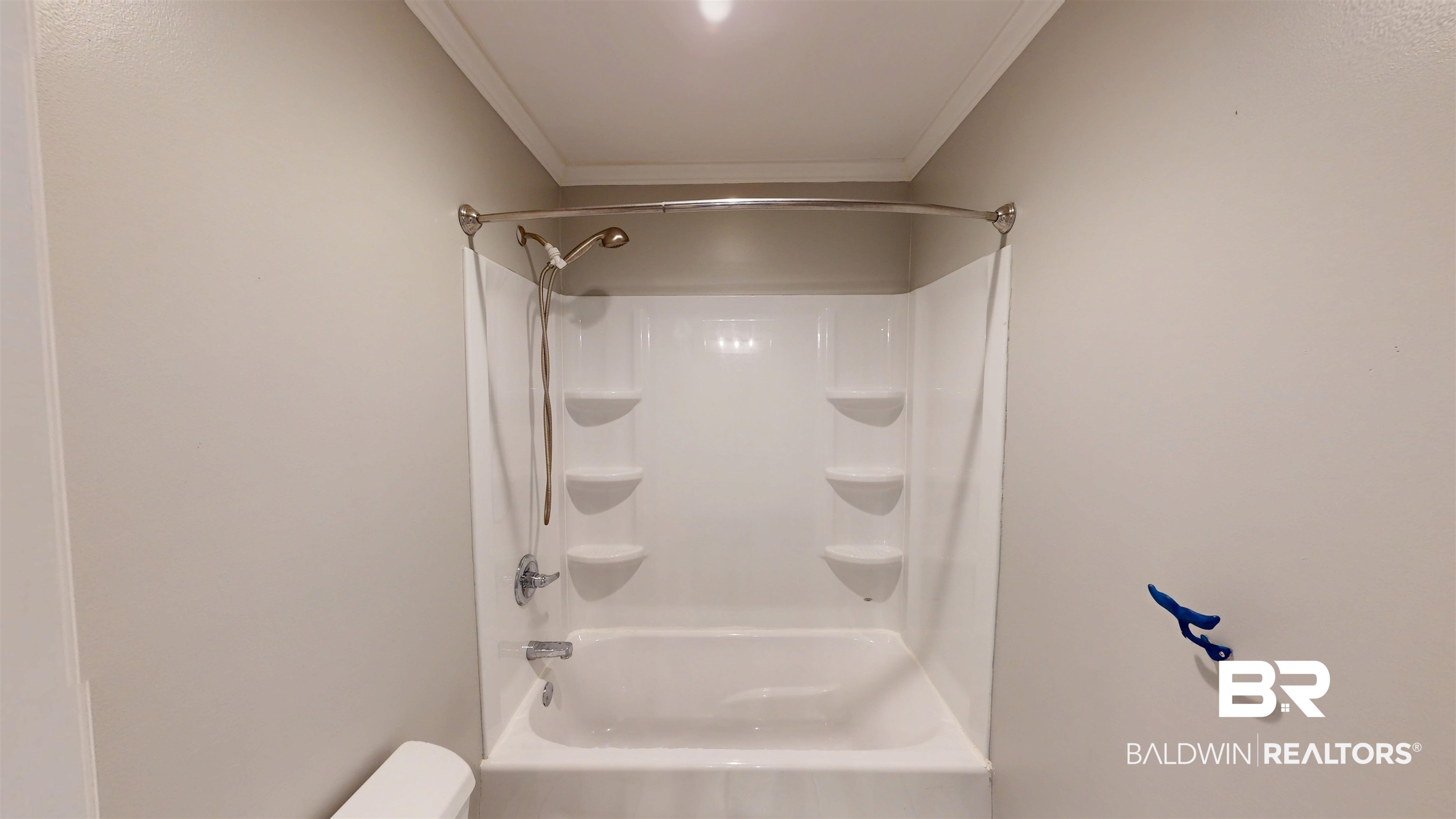 1651 Laurel Street Mobile, AL 36604 - Photo 22 of 28 Bathroom