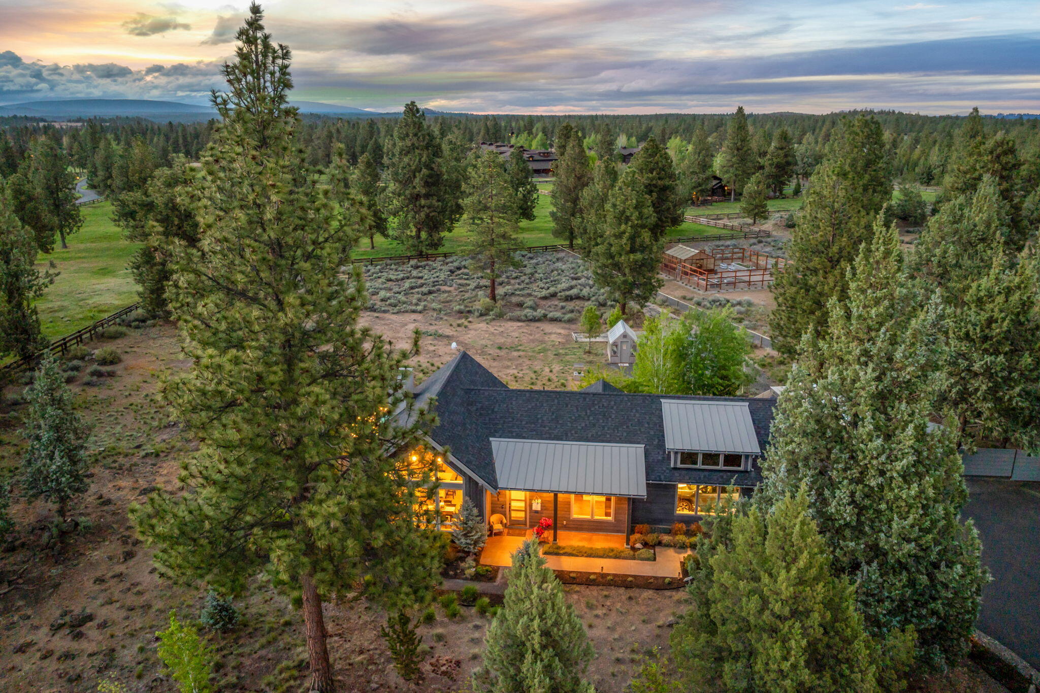 16472 Jordan Road Sisters, OR 97759 - Photo 38 of 50 2026_05_14_16474_jordan_road_twilight-34