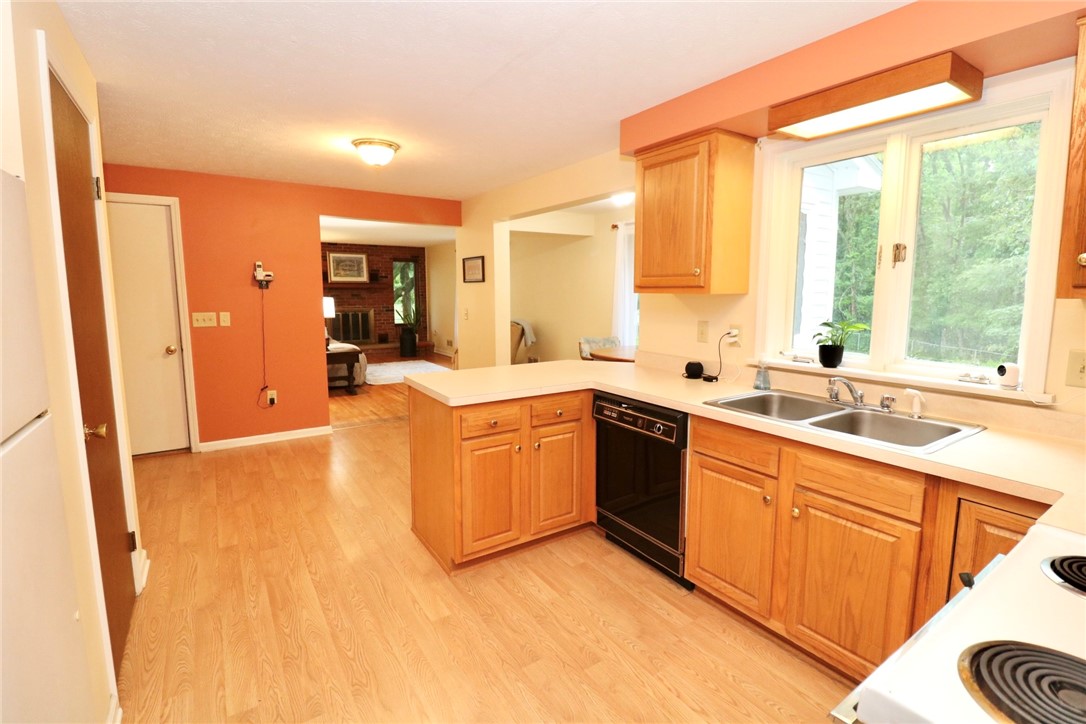 1096 Everwild View Webster, NY 14580 - Photo 12 of 46