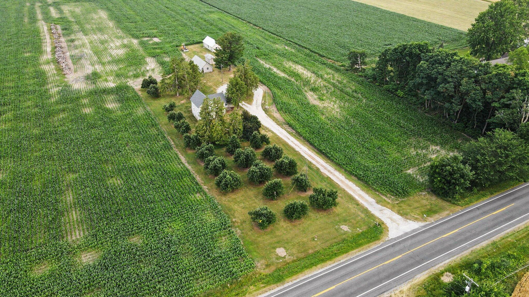 3735 South Stone Road Fremont, MI 49412 - Photo 4 of 33 002_file_3179