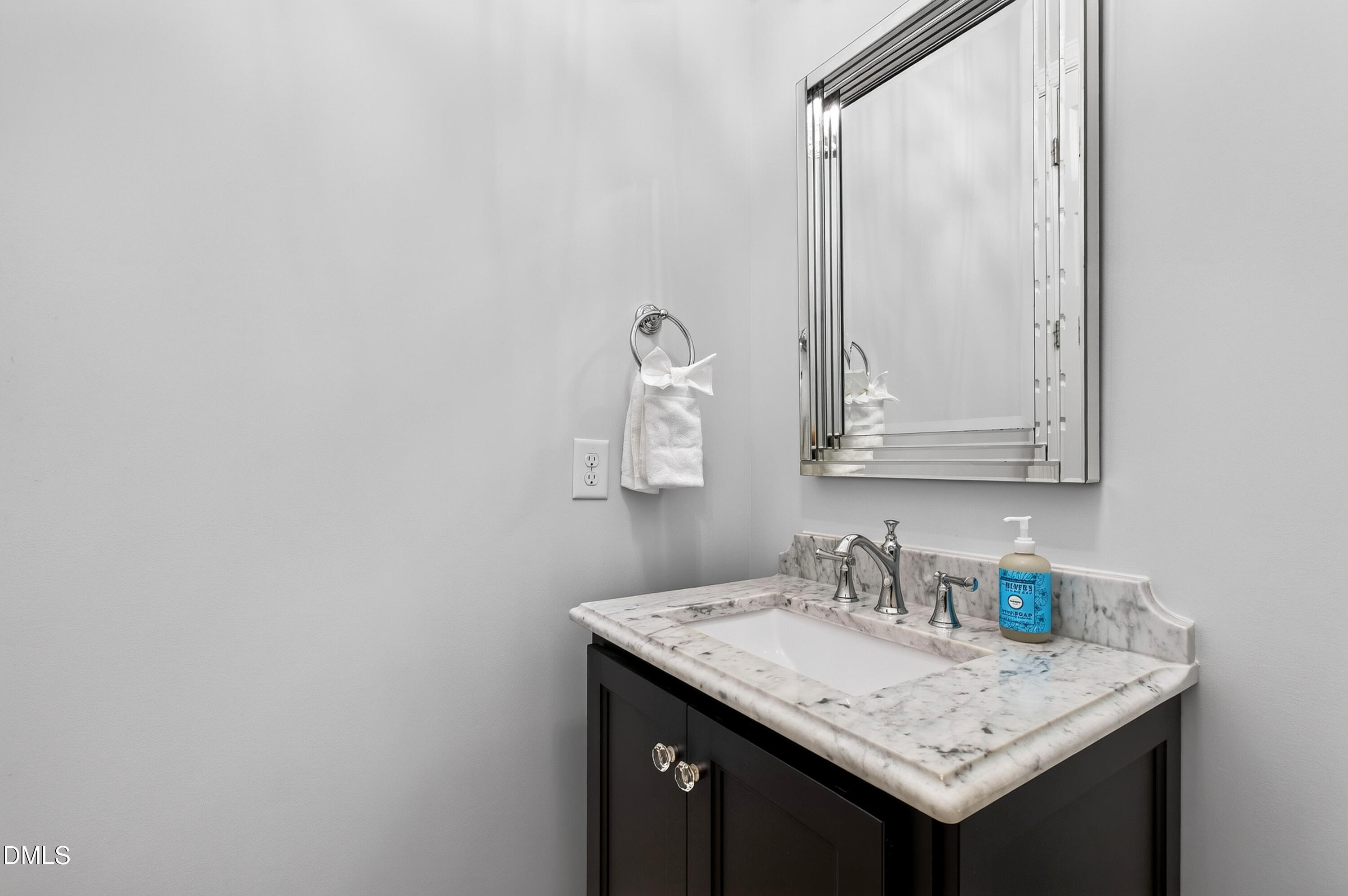 911 Canterbury Road Raleigh, NC 27607 - Photo 29 of 58
