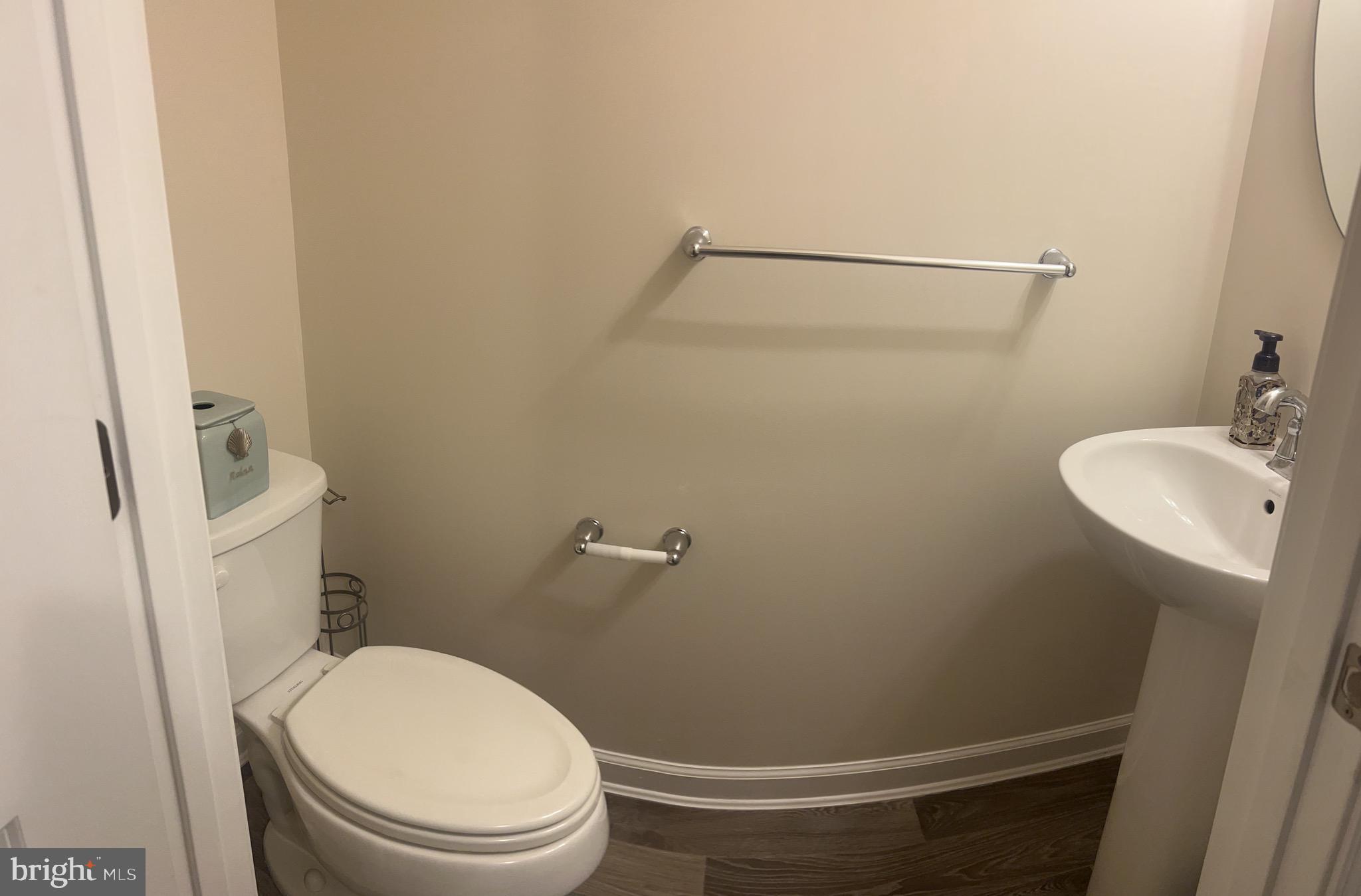 137 Old Cedarbrook Road, Unit 25 Wyncote, PA 19095 - Photo 21 of 23 Lower level powder rm