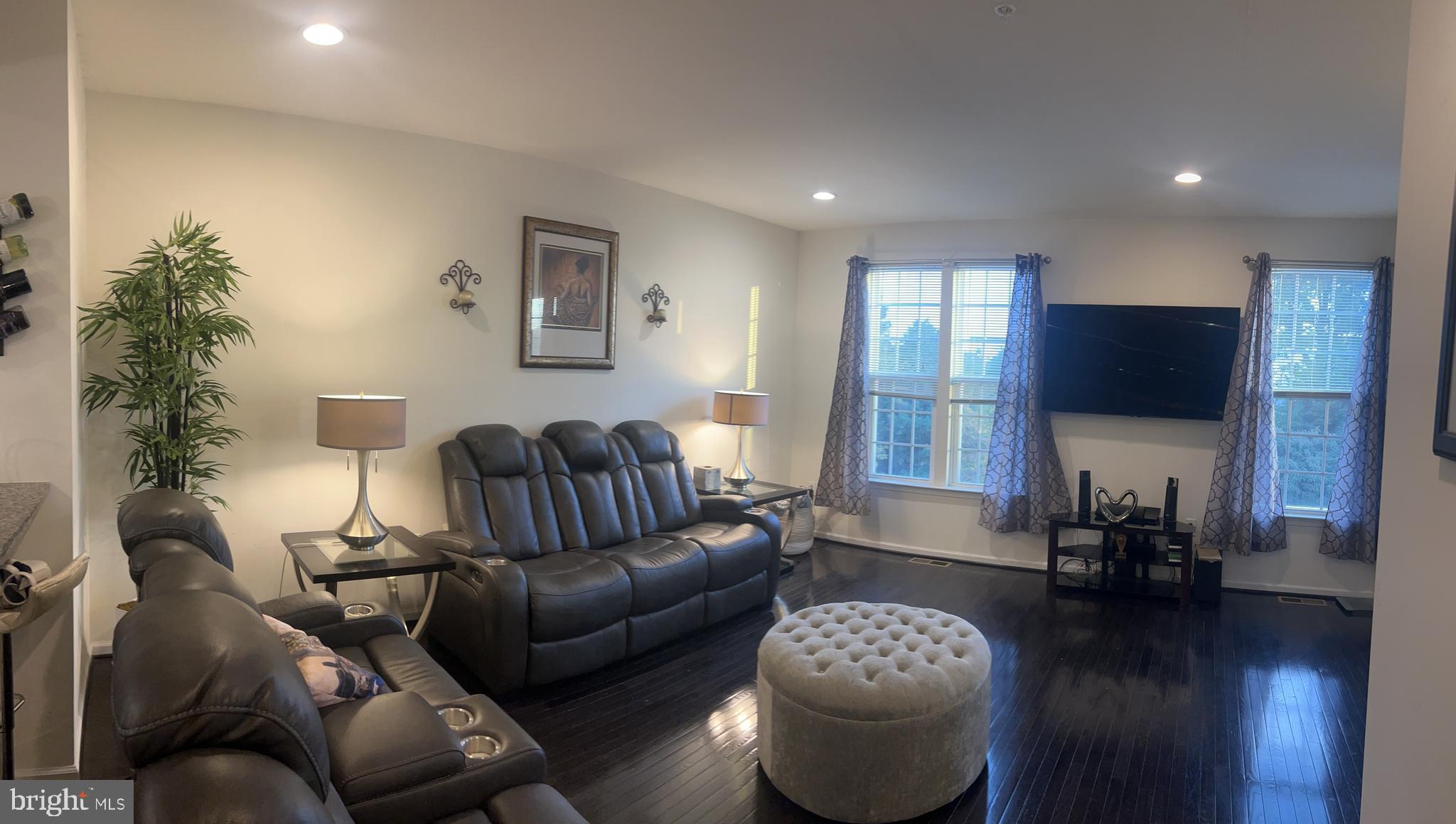 137 Old Cedarbrook Road, Unit 25 Wyncote, PA 19095 - Photo 3 of 23 Relax Here!