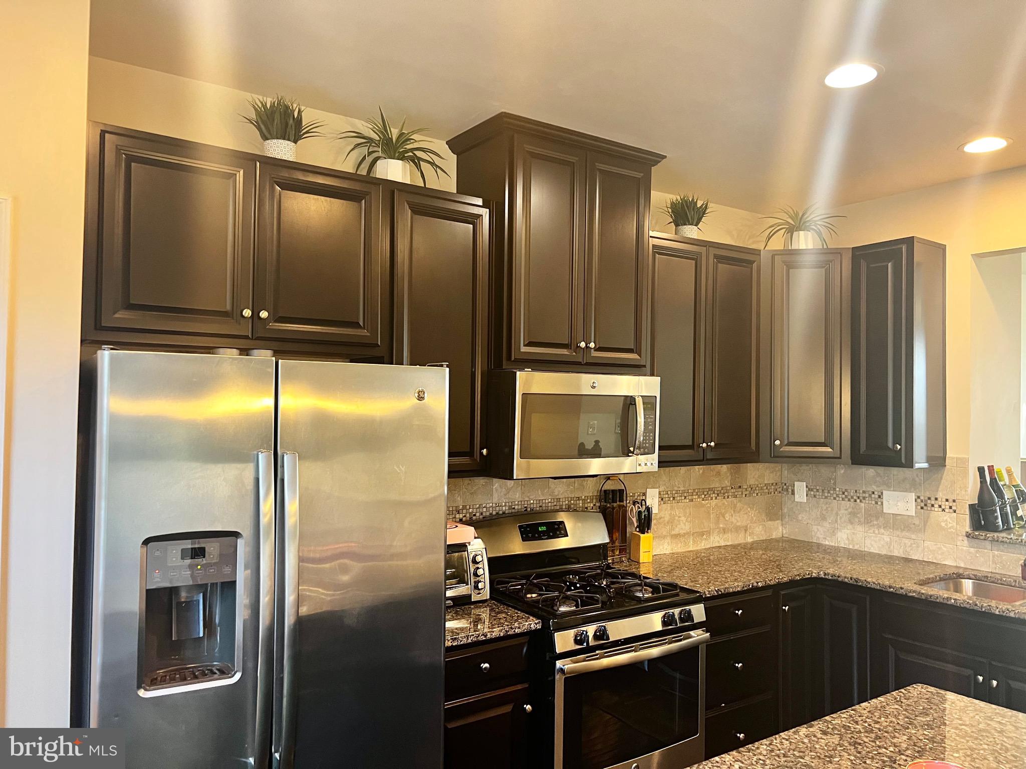 137 Old Cedarbrook Road, Unit 25 Wyncote, PA 19095 - Photo 8 of 23 Custom Expresso kitchen cabinets