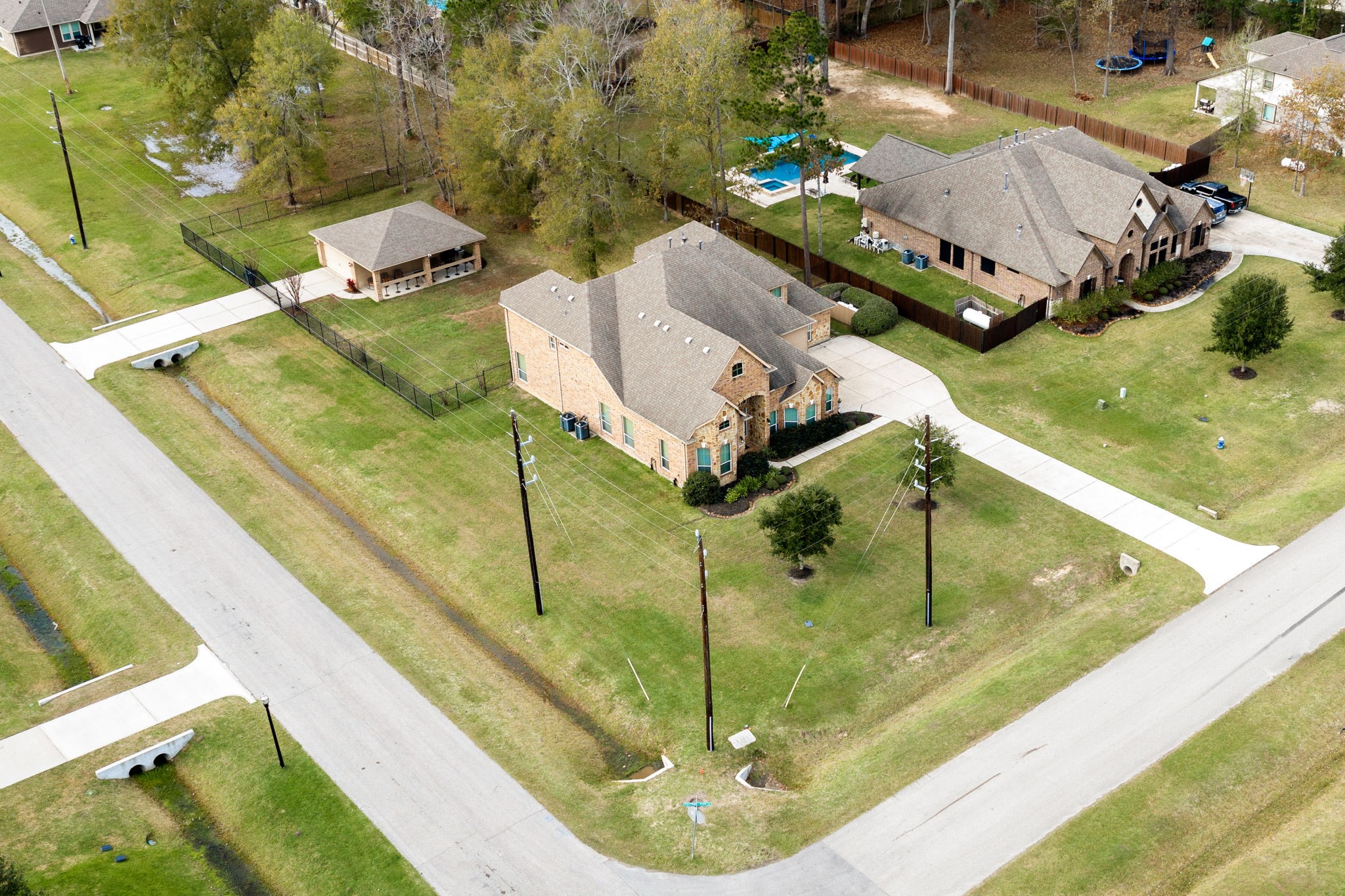 28503 Riverside Crest Lane Houston, TX 77336 - Photo 46 of 50 Sprawling 0.85 acre corner lot with fenced backyard (aluminum fence).
