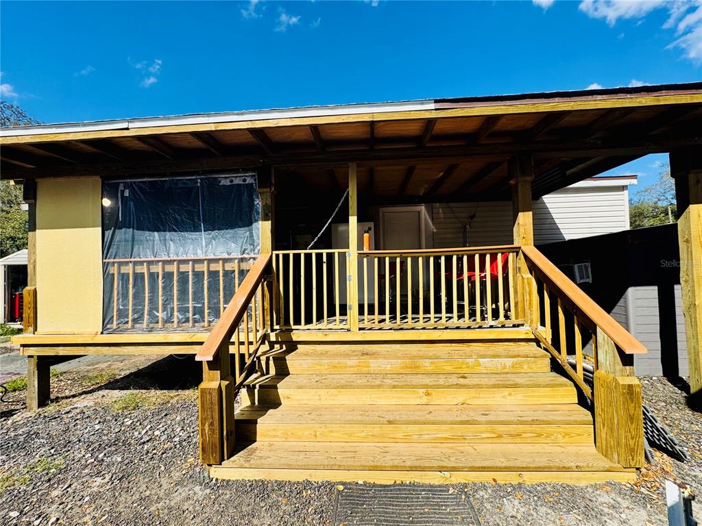 18304 Cedarhurst Road Orlando, FL 32820 - Photo 15 of 24 a view of entryway with a front door