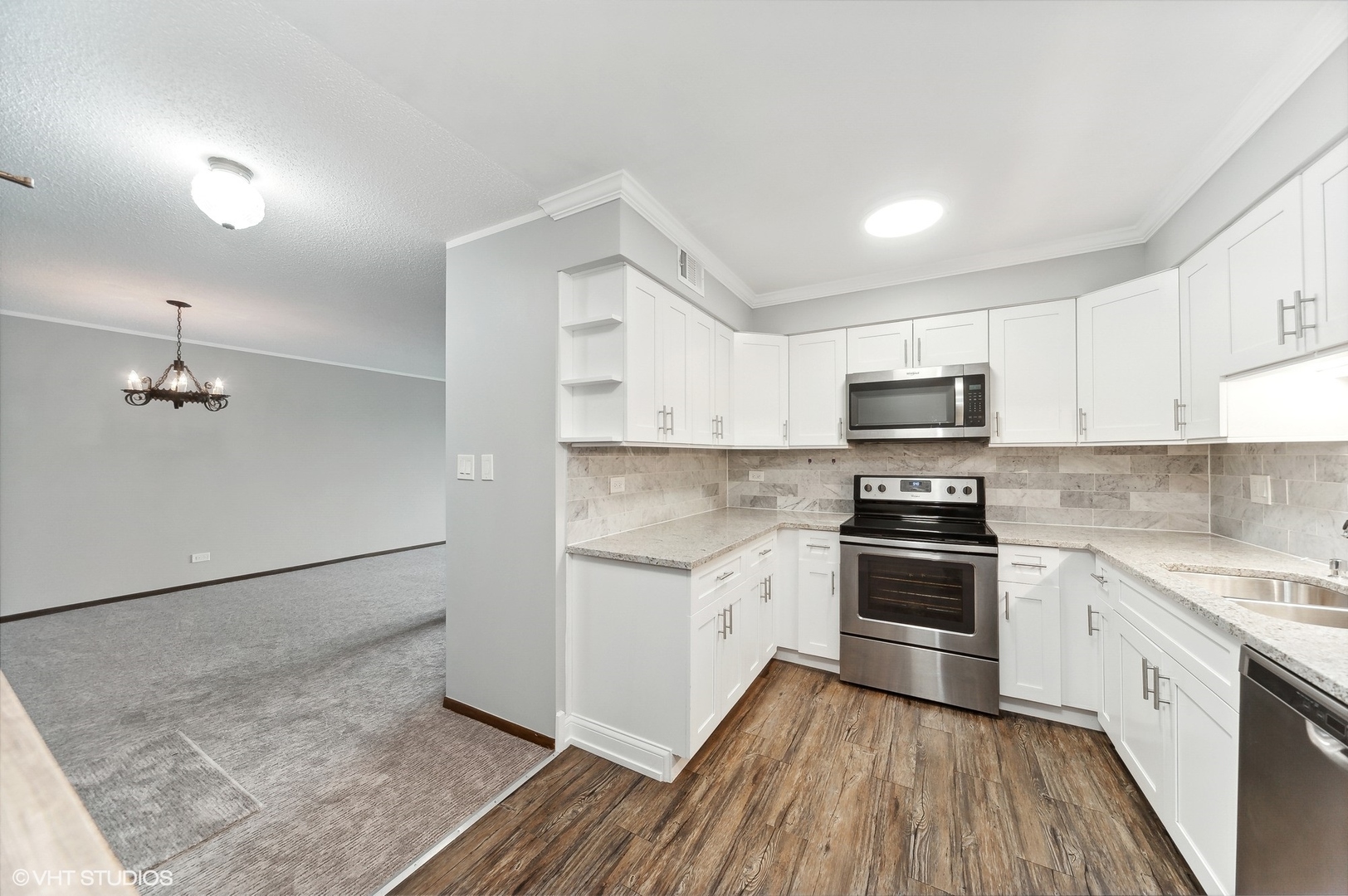 601 West Huntington Commons Road, Unit 316 Mount Prospect, IL 60056 - Photo 8 of 15