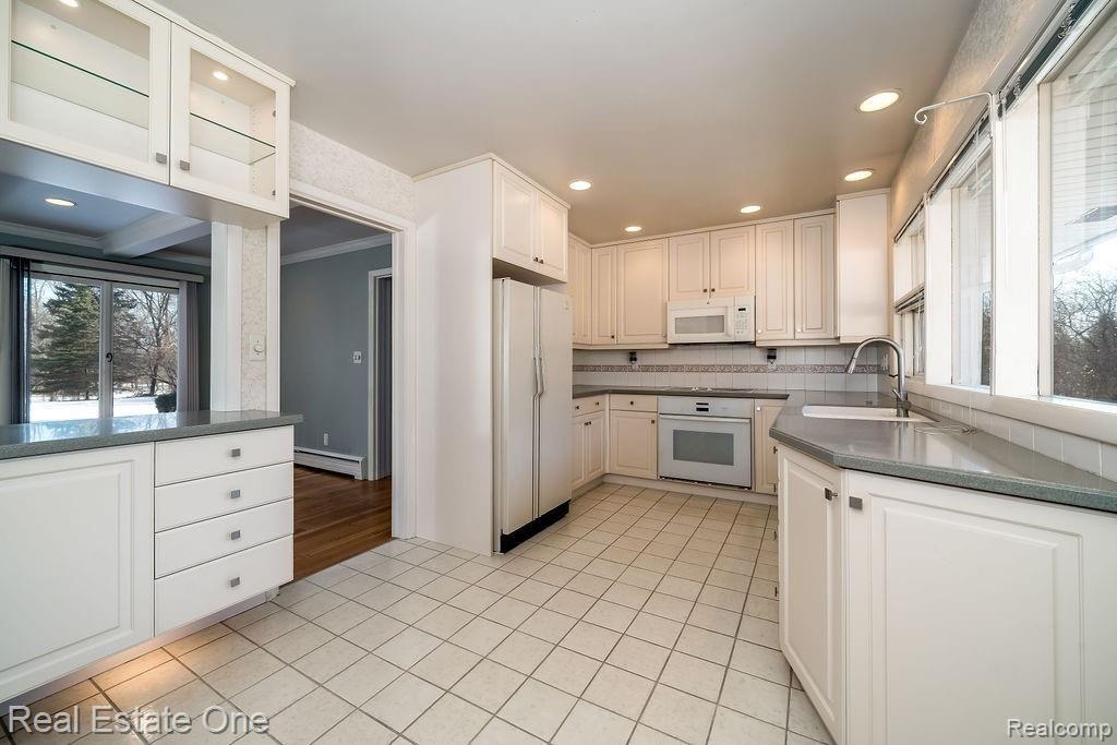 29990 Westgate Road Farmington Hills, MI 48334 - Photo 16 of 31