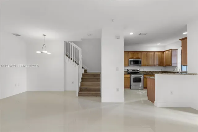 $3,595 | 10318 Northwest 30th Terrace, Doral, FL 33172