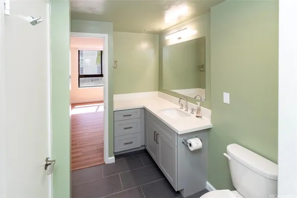 $2,800 | 2724 Kahoaloha Lane, Unit 506, Honolulu, HI 96826
