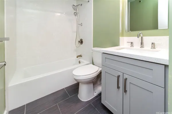 $2,800 | 2724 Kahoaloha Lane, Unit 506, Honolulu, HI 96826