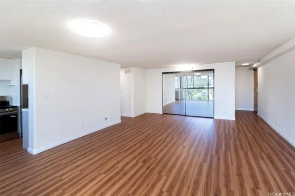 $2,800 | 2724 Kahoaloha Lane, Unit 506, Honolulu, HI 96826