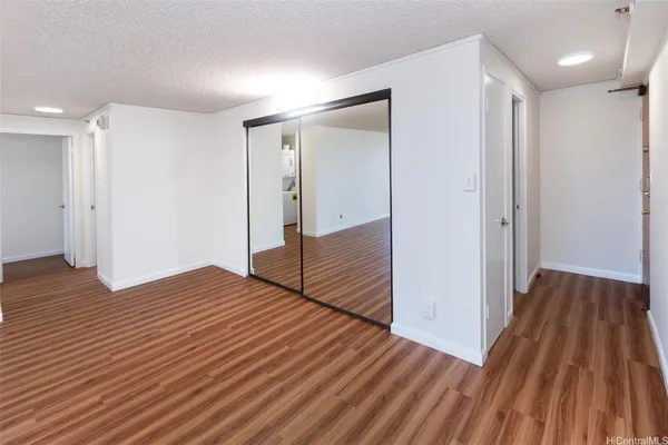 $2,800 | 2724 Kahoaloha Lane, Unit 506, Honolulu, HI 96826