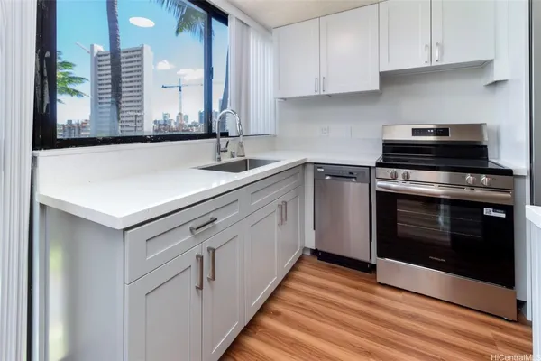 $2,800 | 2724 Kahoaloha Lane, Unit 506, Honolulu, HI 96826