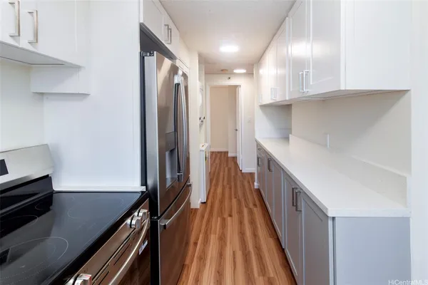 $2,800 | 2724 Kahoaloha Lane, Unit 506, Honolulu, HI 96826