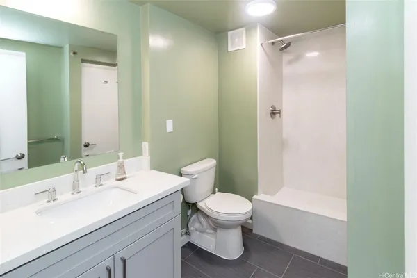 $2,800 | 2724 Kahoaloha Lane, Unit 506, Honolulu, HI 96826