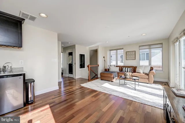 $11,000 | 621 Ponte Villas North, Unit 161, Baltimore, MD 21230