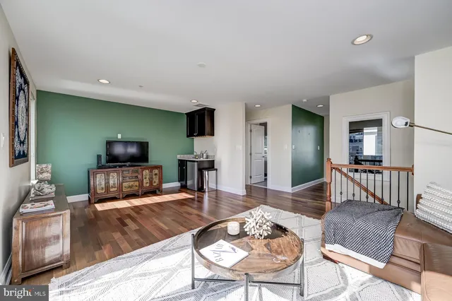 $11,000 | 621 Ponte Villas North, Unit 161, Baltimore, MD 21230