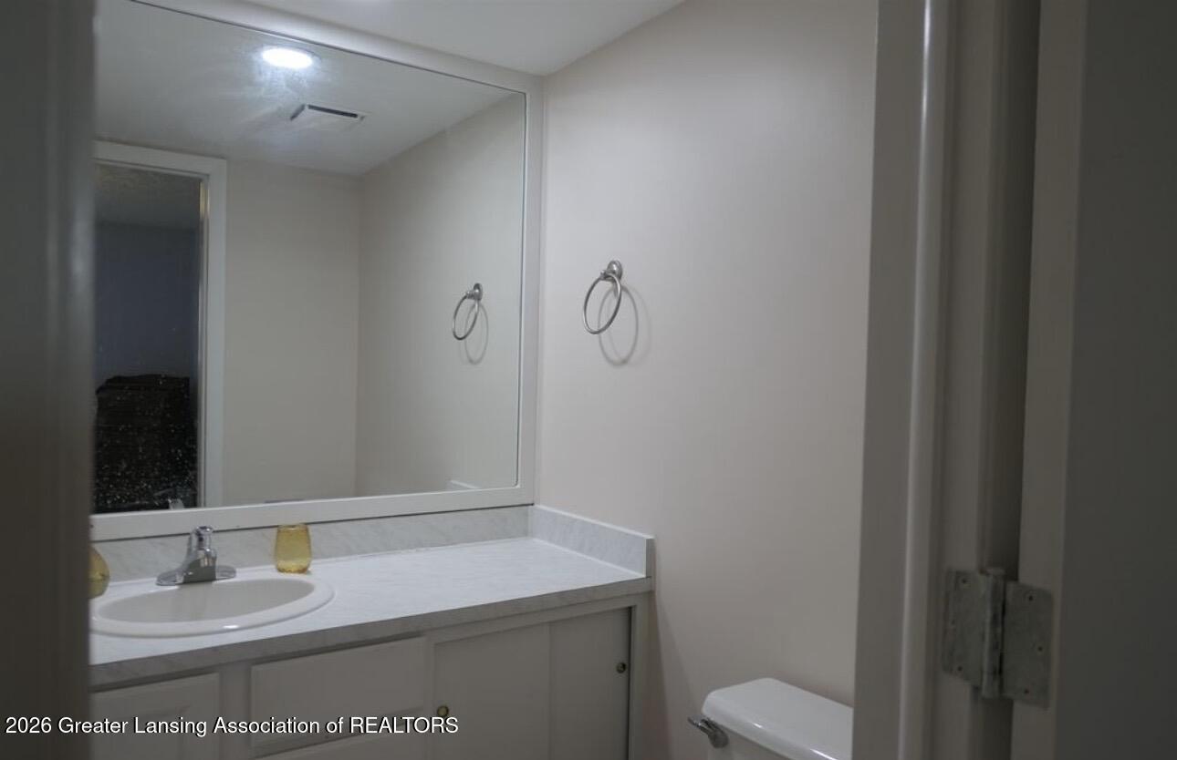 205 East Jolly Road, Unit 6 Lansing, MI 48910 - Photo 13 of 18 IMG_6776