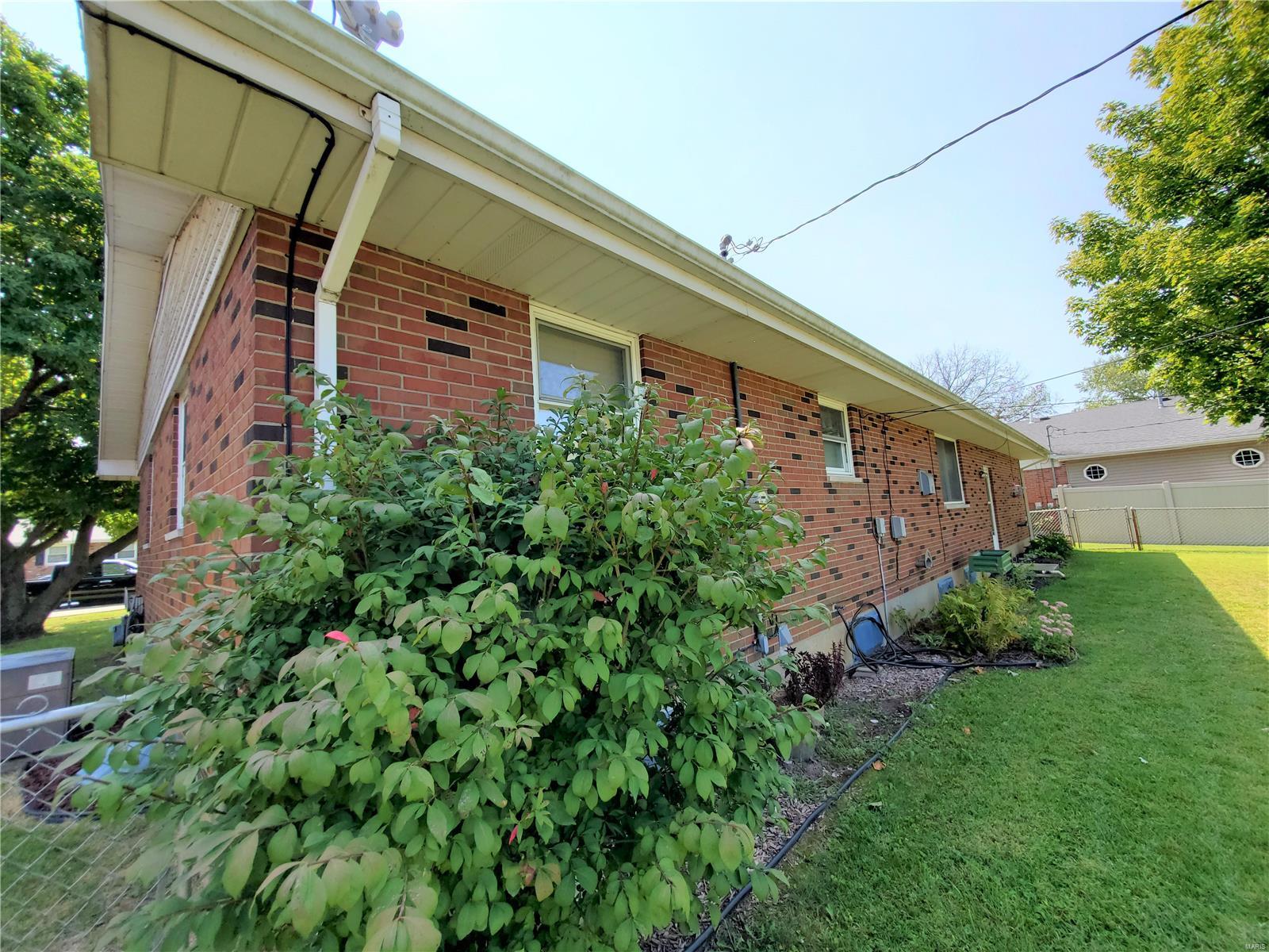 33 Del Rio Avenue Granite City, IL 62040 - Photo 4 of 6 Gallery Image 4