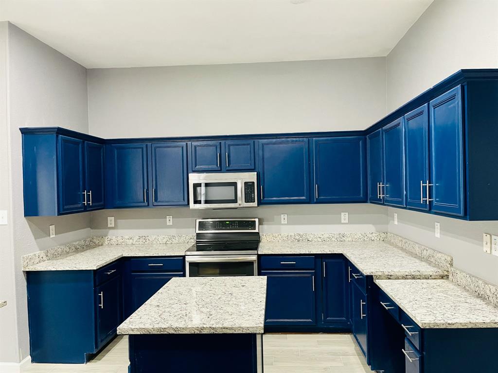4513 Normandy Way Grand Prairie, TX 75052 - Photo 10 of 40