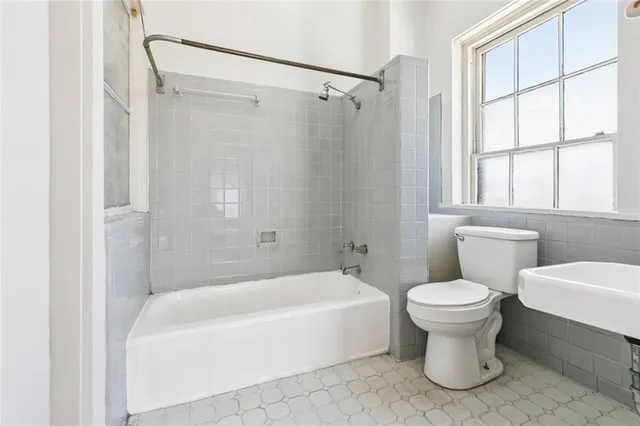 $1,200 | 928 Conti Street, Unit 8, New Orleans, LA 70112