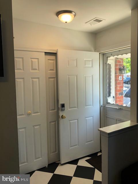 2812 Saxton Road Philadelphia, PA 19114 - Photo 4 of 23 Foyer