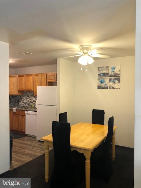2812 Saxton Road Philadelphia, PA 19114 - Photo 7 of 23 Dining room