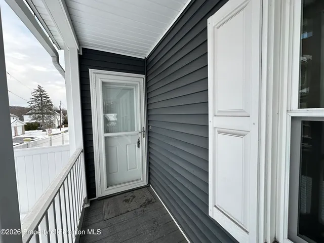 $1,300 | 548 Main Street, Dickson City, PA 18519