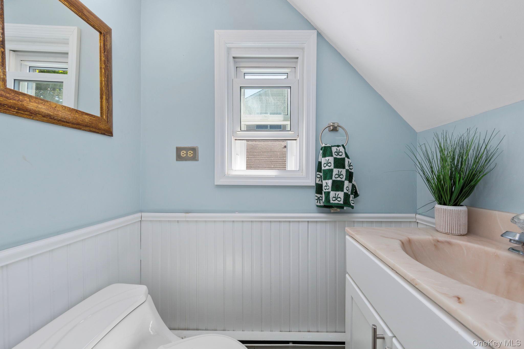 102 Clubhouse Road Bellmore, NY 11710 - Photo 10 of 23