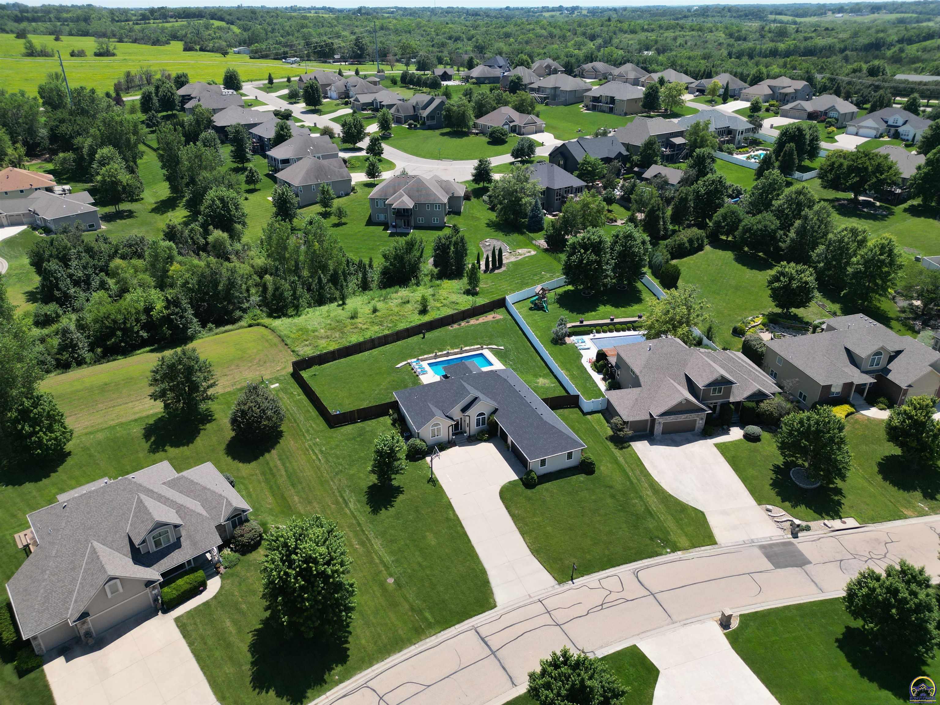 7431 Southwest Arthurs Road Topeka, KS 66610 - Photo 9 of 41