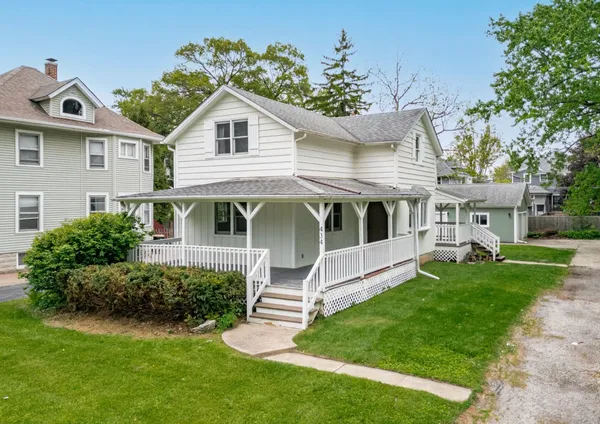 $320,000 | 434 East Washington Street, West Chicago, IL 60185