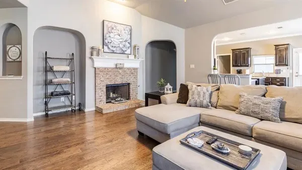 $2,300 | 1201 Central Village Drive, Denton, TX 76210