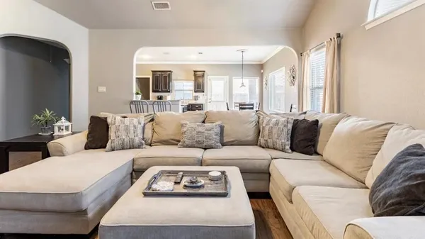 $2,300 | 1201 Central Village Drive, Denton, TX 76210
