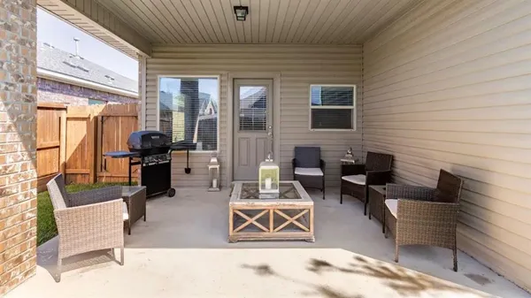 $2,300 | 1201 Central Village Drive, Denton, TX 76210