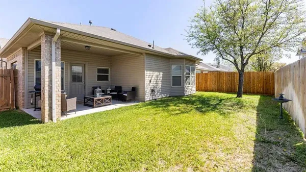 $2,300 | 1201 Central Village Drive, Denton, TX 76210