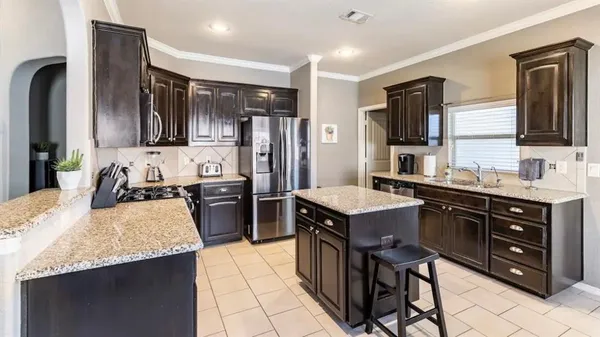 $2,300 | 1201 Central Village Drive, Denton, TX 76210