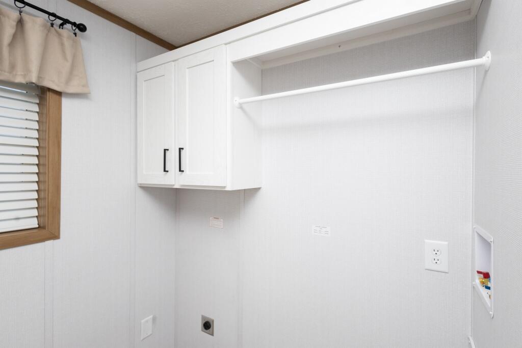 41 Fish Street Leeds, ME 04263 - Photo 6 of 14 utility room
