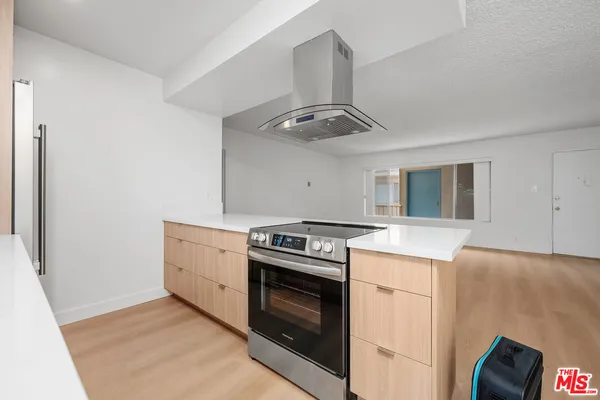 $5,495 | 833 5th Street, Unit 203, Santa Monica, CA 90403
