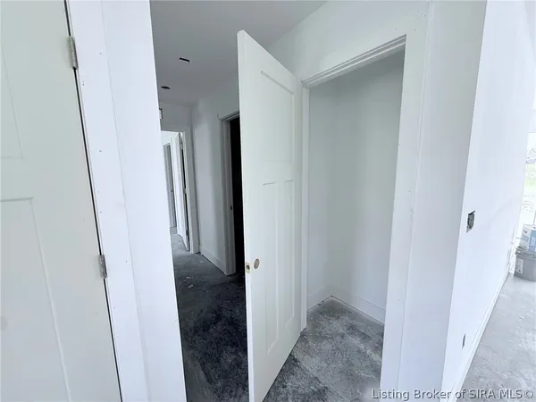 $279,000 | 1421 Mt. Zion Road, Henryville, IN 47126