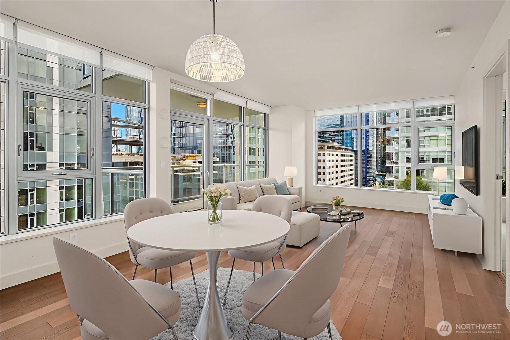 583 Battery Street, Unit 1202N Seattle, WA 98121 - Photo 3 of 40