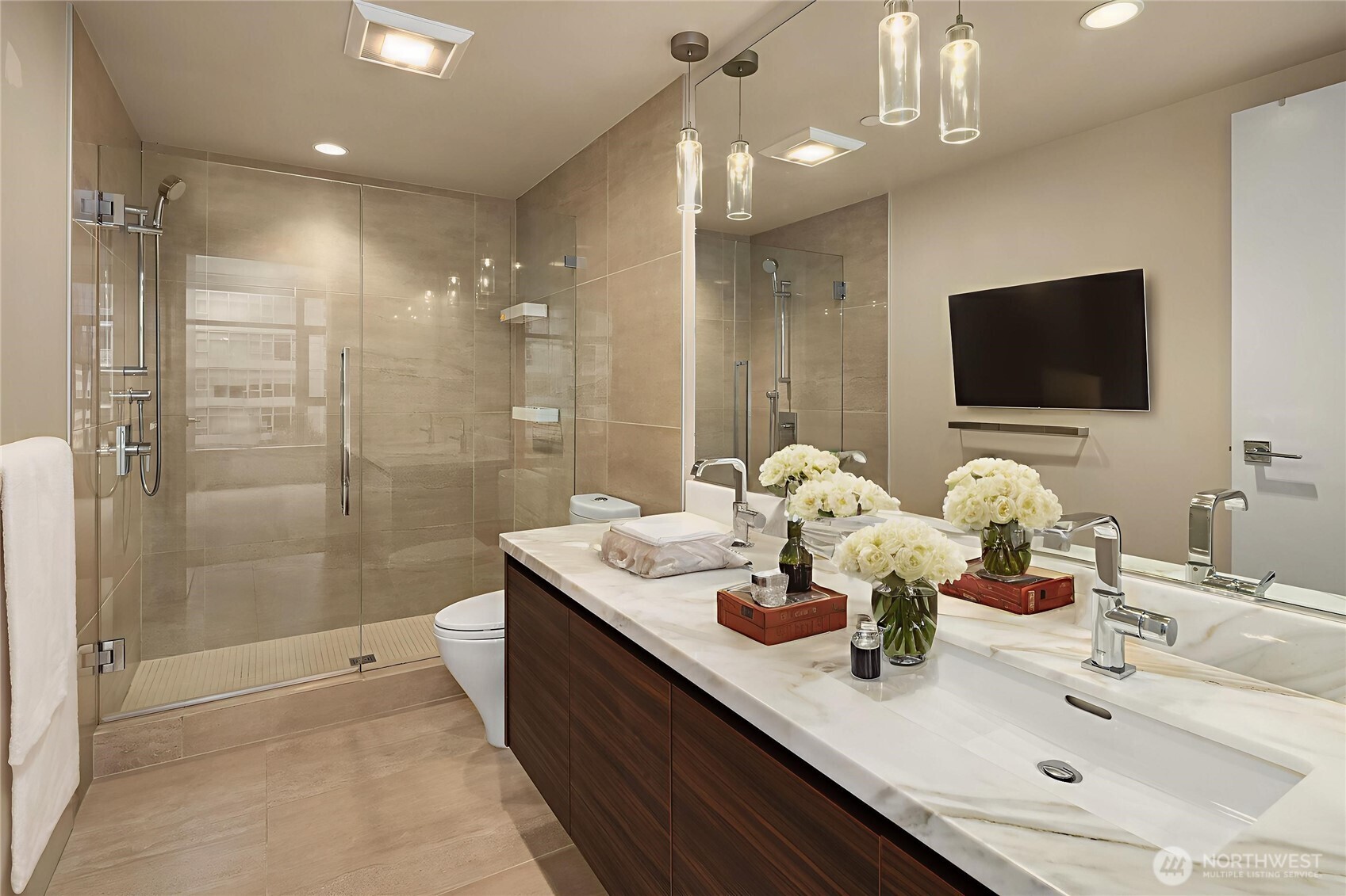 583 Battery Street, Unit 1202N Seattle, WA 98121 - Photo 7 of 40